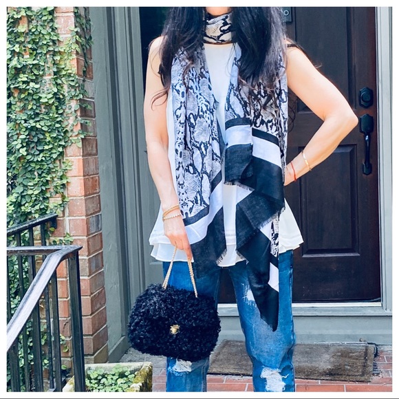 ✨LAST ONE✨BEAUTIFUL CHIC LEOPARD SCARF/SHAWL - Picture 2 of 10